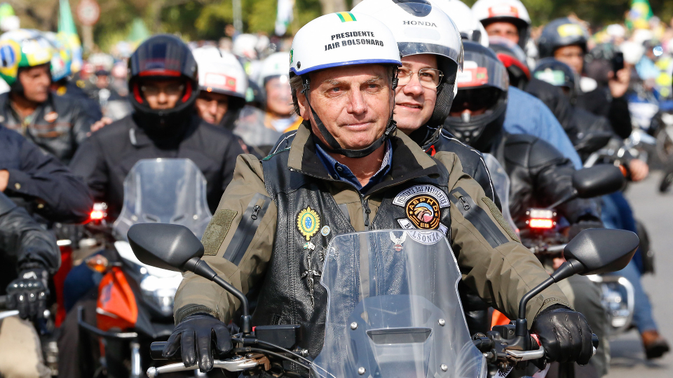 Jair Bolsonaro confirma que vai participar de motociata no Catar