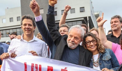 PT “comemora” dois anos de soltura do ex-presidente Lula com documentário acusatório à Operação Lava Jato