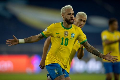 Camisa vermelha da Seleção teve 90% comentários negativos