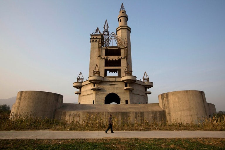 Disneylândia abandonada na China torna-se uma cidade fantasma