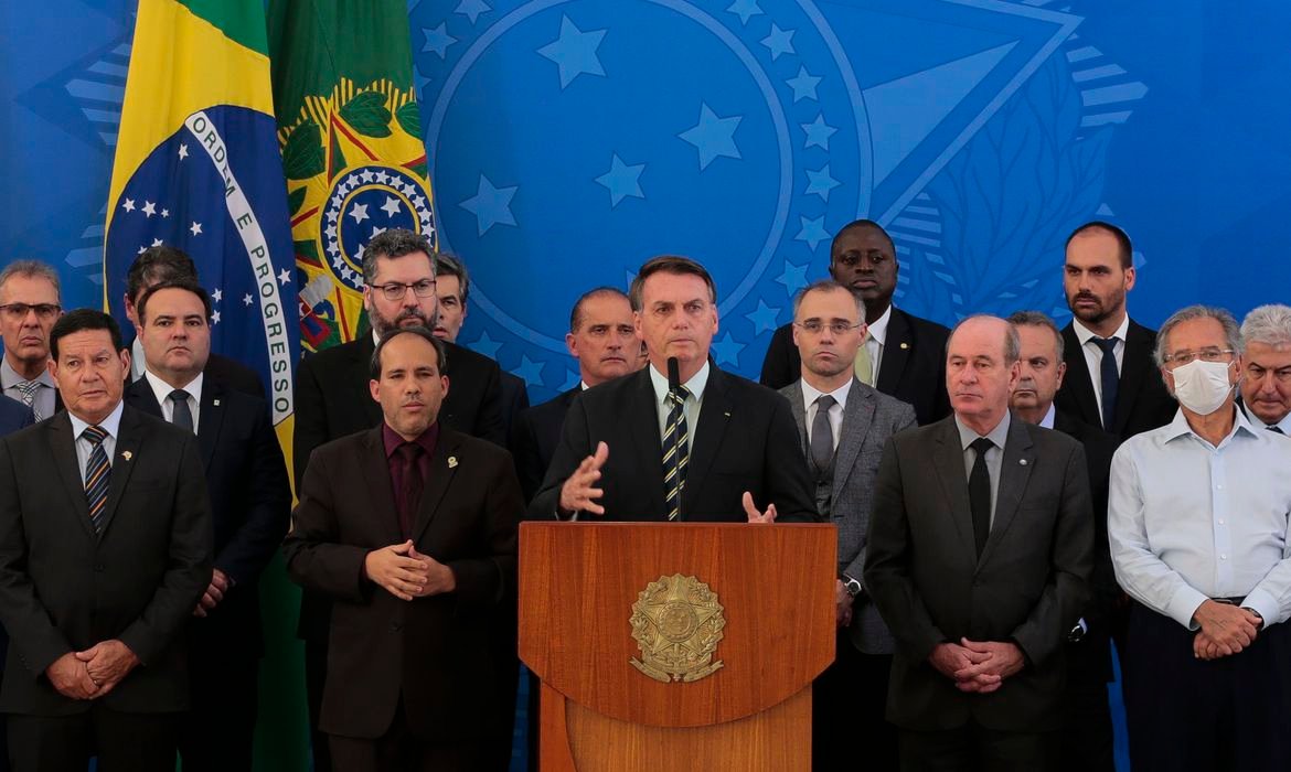 Ao menos dez dos 23 ministros de Bolsonaro devem se candidatar em 2022, VEJA LISTA