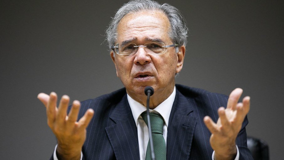 “Falar em falta de equilíbrio fiscal no Brasil é uma loucura”, diz Guedes