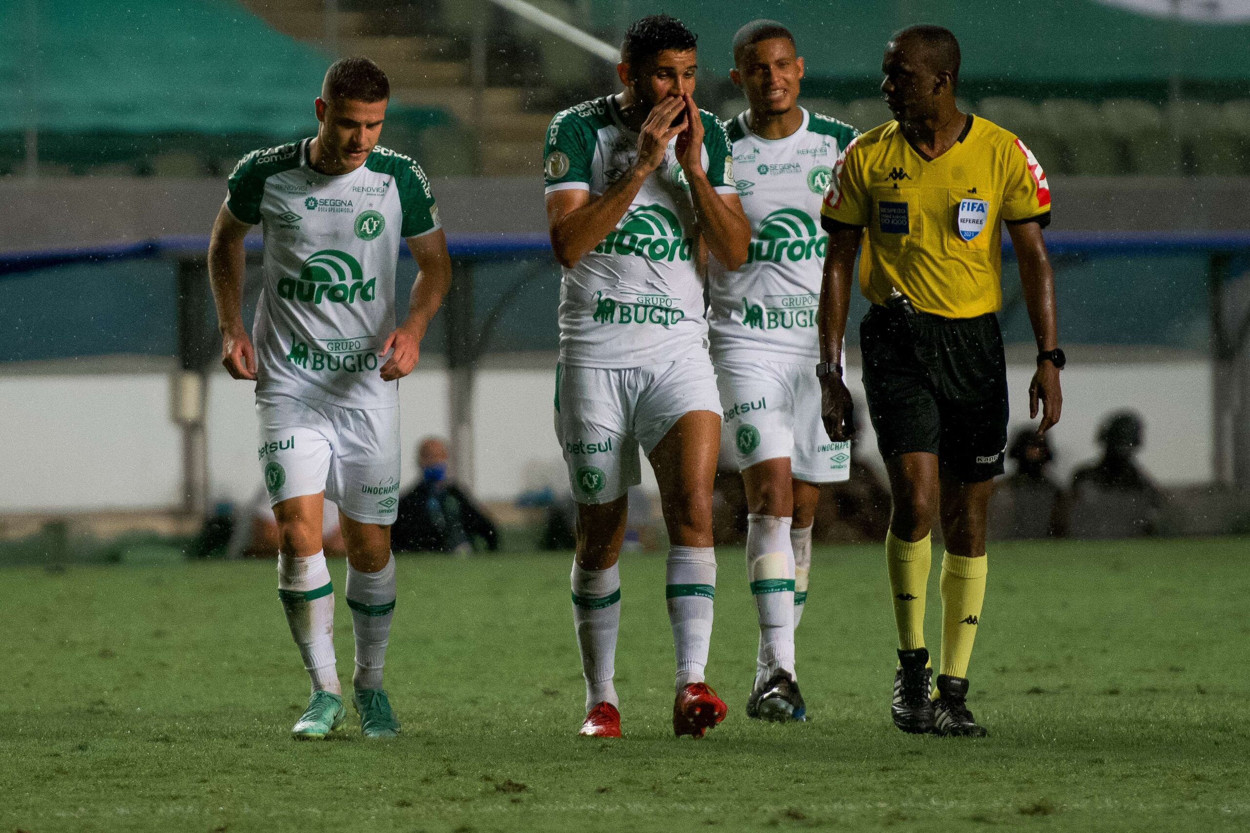 Rebaixados à Série B de 2022, Chapecoense e Sport se enfrentam na Arena Condá