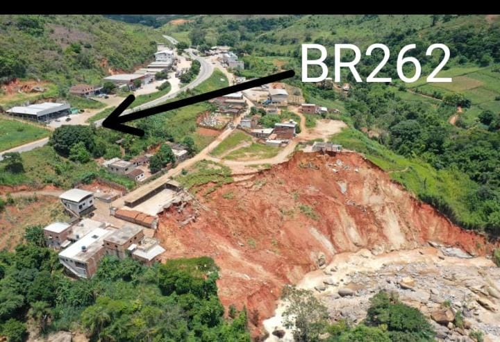 VEJA FOTOS E VÍDEO: BR-262 será totalmente fechada em Abre Campo