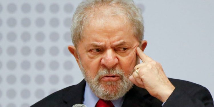 “Eu, se voltar a governar esse país, é pra fazer mais do que eu fiz”, avisa Lula