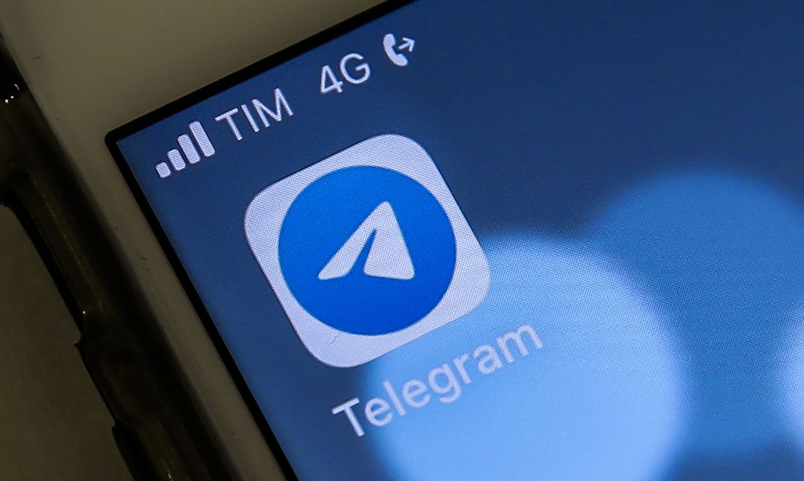 Moraes dá 24h para Telegram atender determinações e evitar bloqueio