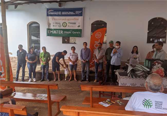 Prefeitura de Manhuaçu e Emater-MG realizam Dia de Campo em São Domingos (Serra do Ouro)