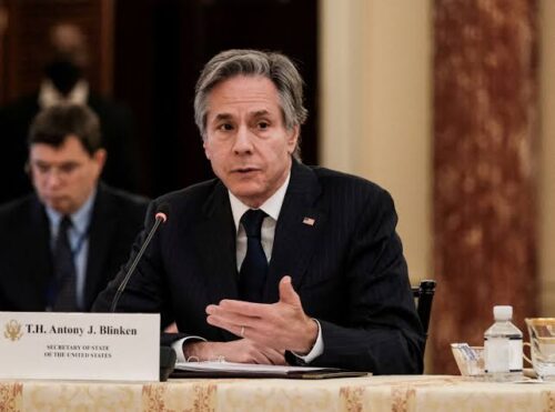 Altos funcionários do governo dos EUA visitam hoje a Ucrânia