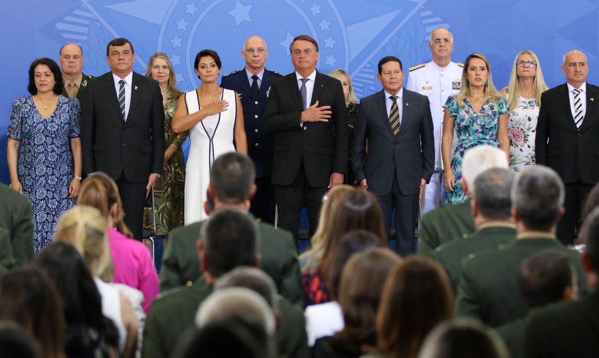 Em evento, presidente destaca papel das Forças Armadas
