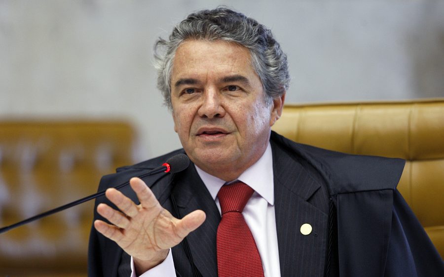 ‘Indulto’ a Daniel Silveira não é crime, diz ex-ministro do STF