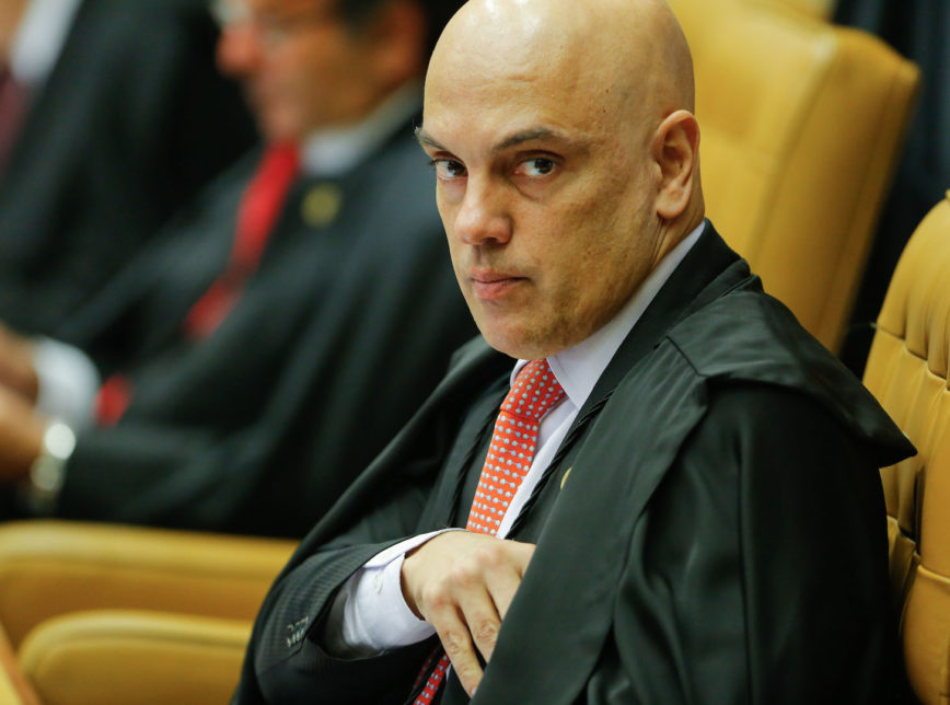 Moraes estende prazo para PF detalhar investigação contra Bolsonaro