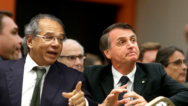 Governo Bolsonaro gasta cada vez mais com programas sociais e ainda sobra dinheiro em caixa