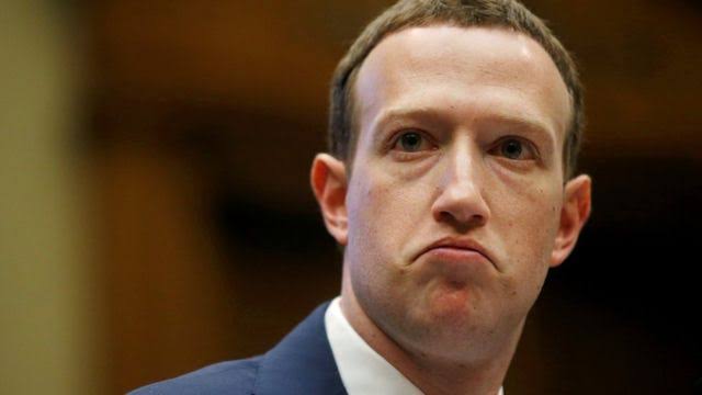 Governo aplica multa milionária no Facebook