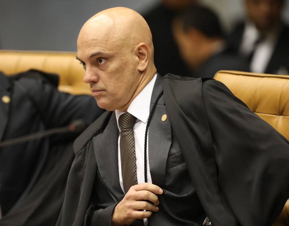Moraes vota para tornar ex-senador Magno Malta réu no STF