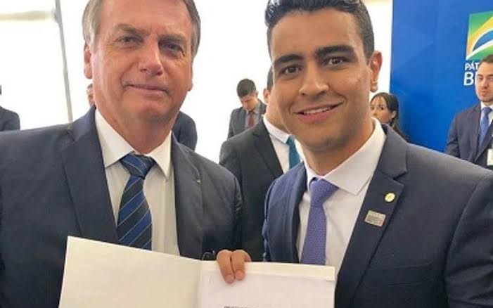 Prefeito de Maceió deixa partido de esquerda, se filia ao PL e declara apoio a Bolsonaro