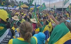 PM diz para Alexandre de Moraes que manifestação em frente a QG do Exército no DF é regular e não há líderes