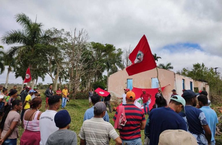 MST cumpre promessa e invade fazendas na Bahia