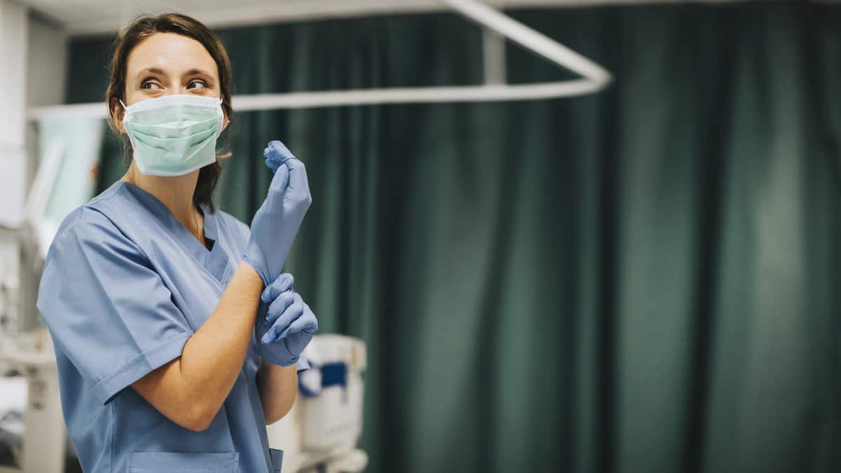 Saúde estabelece critérios para piso da enfermagem, mas lei ainda não está valendo