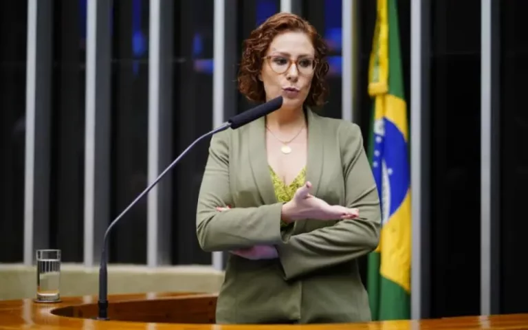 Parlamentares denunciam Foro de São Paulo e ‘Arraiá do PT’ ao MPF