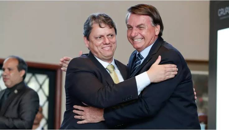 Tarcísio de Freitas reafirma lealdade a Bolsonaro