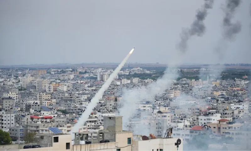 AGORA: ISRAEL DECLARA CERCO TOTAL À FAIXA DE GAZA