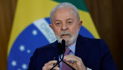 Lula diz que não tem que ser amigo de presidente nenhum