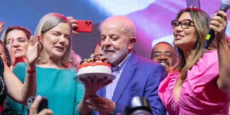 Nem na festa do PT Lula esquece Bolsonaro; veja detalhes