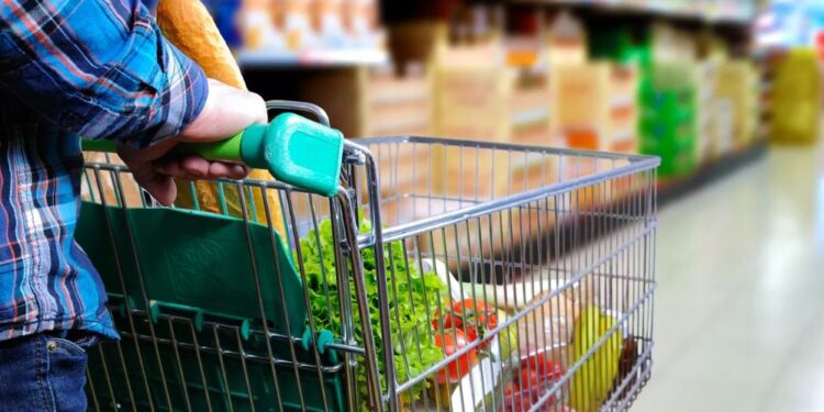 Grande rede de supermercados anuncia que vai pedir recuperação judicial no Brasil