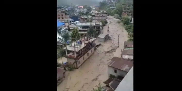 VÍDEO: ciclone atinge Índia e Bangladesh, causando enchentes e deslizamentos