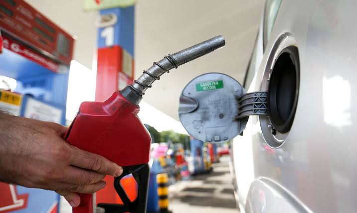 Petrobras anuncia aumento do preço da gasolina e do gás de cozinha