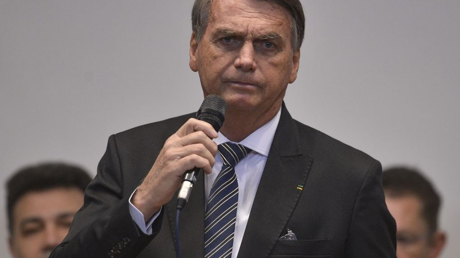 Governo Lula“está derretendo”, diz Bolsonaro