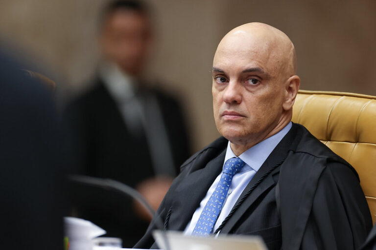 Moraes aplica nova multa milionária no X (Twitter)