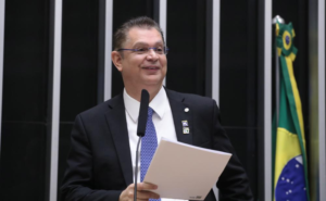 PL Protocola Pedido de Urgência para Anistia