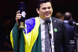AGU pede investigação de deputado que disse querer a morte de Lula