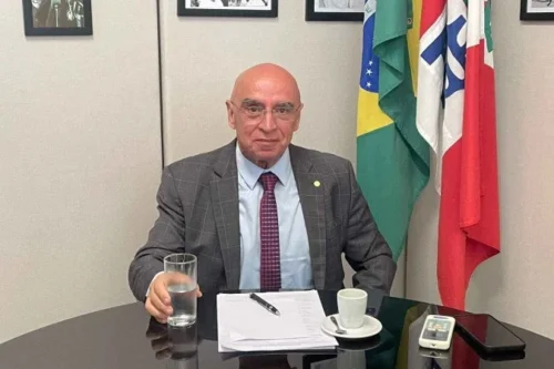 PDT deixa base do governo Lula e adota posição independente
