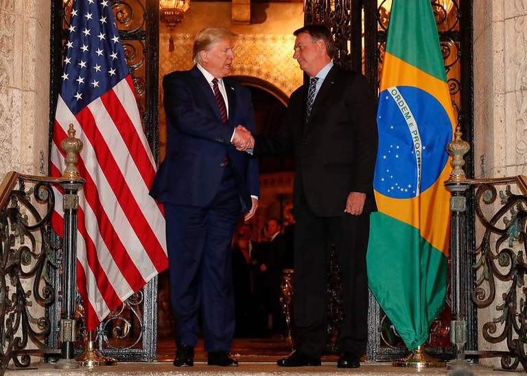 Bolsonaro agradece apoio de Trump no Processo que enfrenta no STF