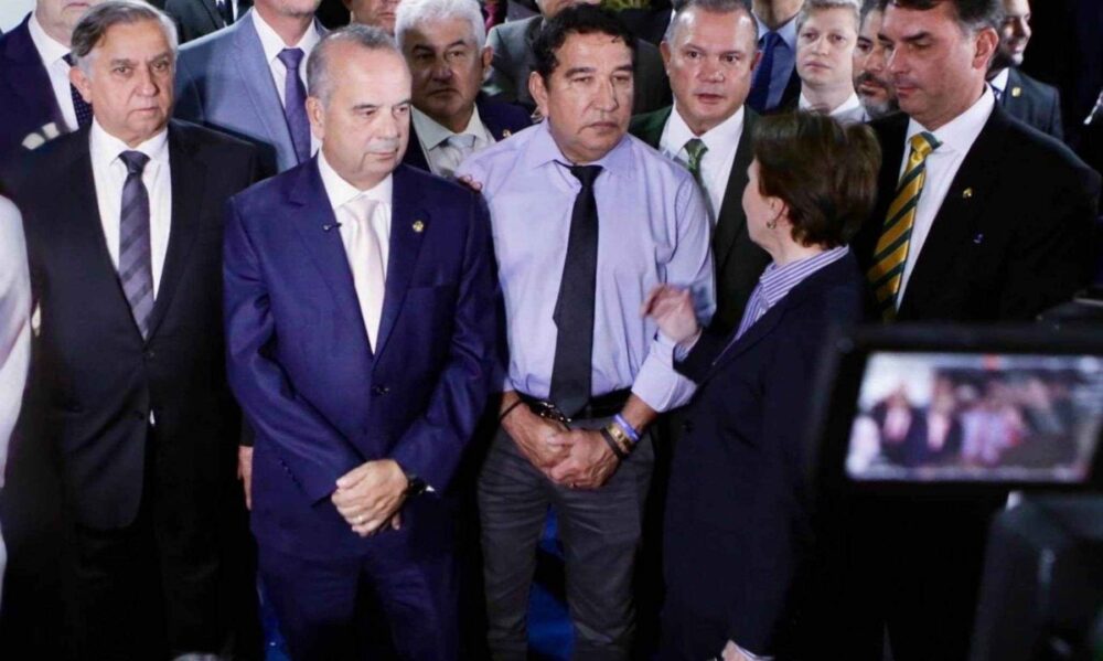 Oposição protocola pedido de impeachment contra Moraes no Senado; Veja quem assinou