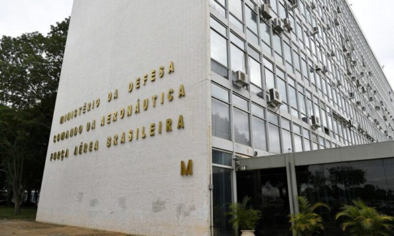Crise com EUA leva ao cancelamento de conferência espacial no Brasil e ameaça exercícios militares
